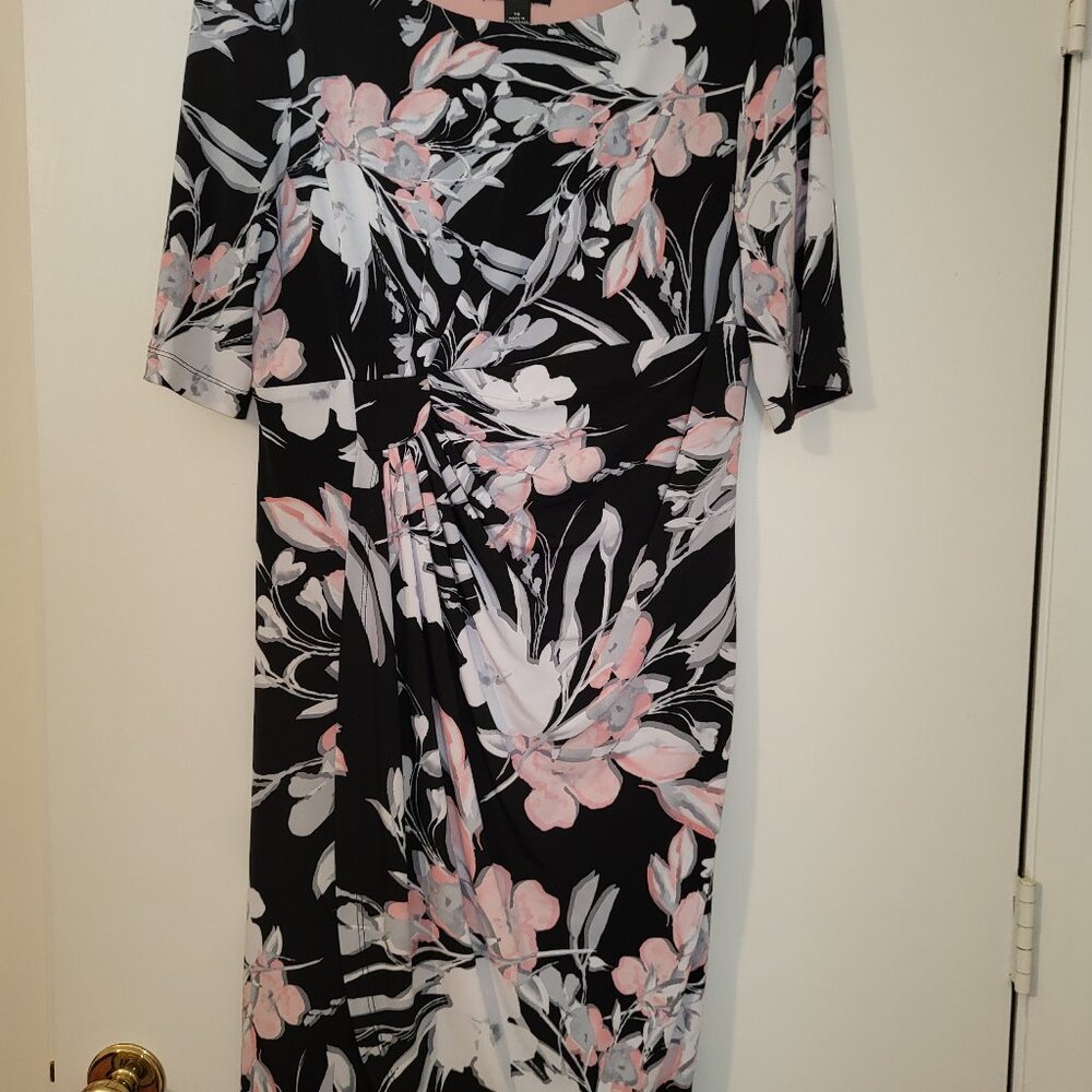 Connected Apparel Pink/White Floral, Size 14. Faux front skirting.